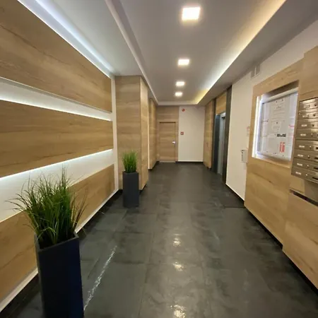 Penthouse 2 Bedroom Designer * Varsó