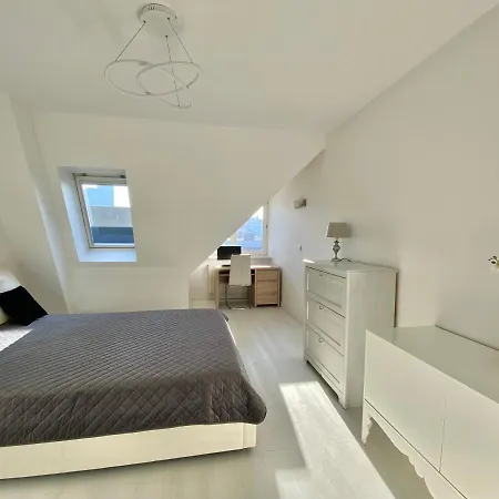 Penthouse 2 Bedroom Designer Apartman