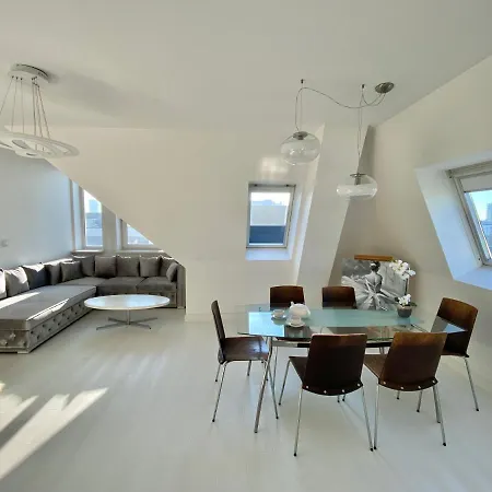 Penthouse 2 Bedroom Designer Varşova