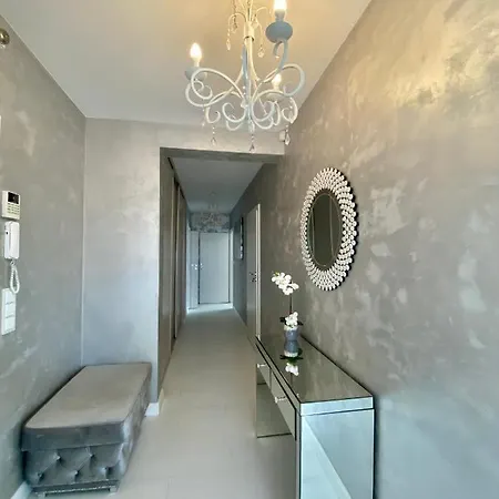 아파트 Penthouse 2 Bedroom Designer 바르샤바