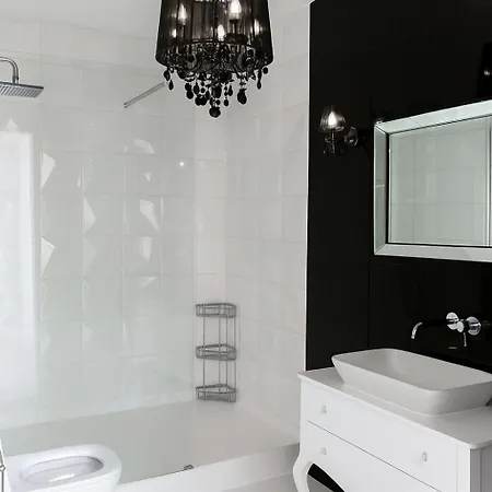 Penthouse 2 Bedroom Designer 아파트 *