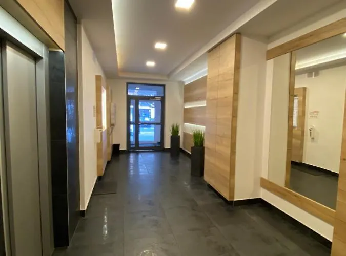 Penthouse 2 Bedroom Designer Apartment *