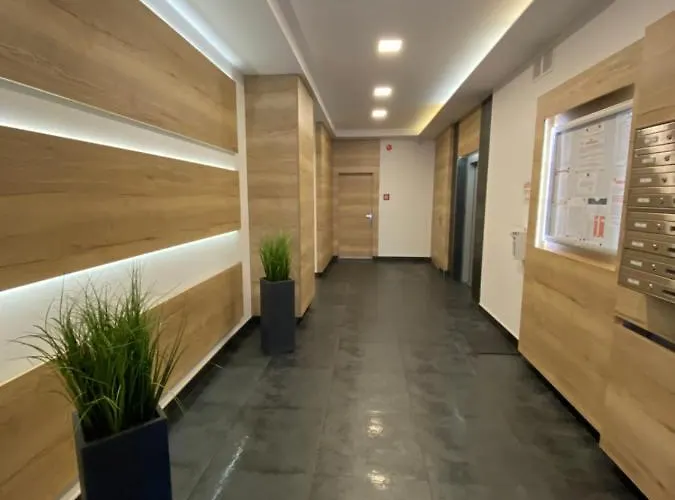 Penthouse 2 Bedroom Designer * ワルシャワ