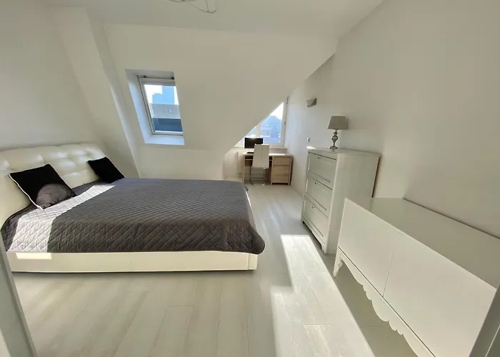 Penthouse 2 Bedroom Designer דירה