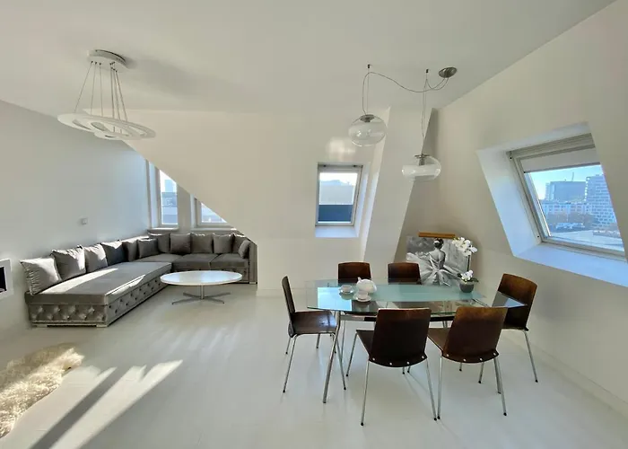 Penthouse 2 Bedroom Designer Warschau