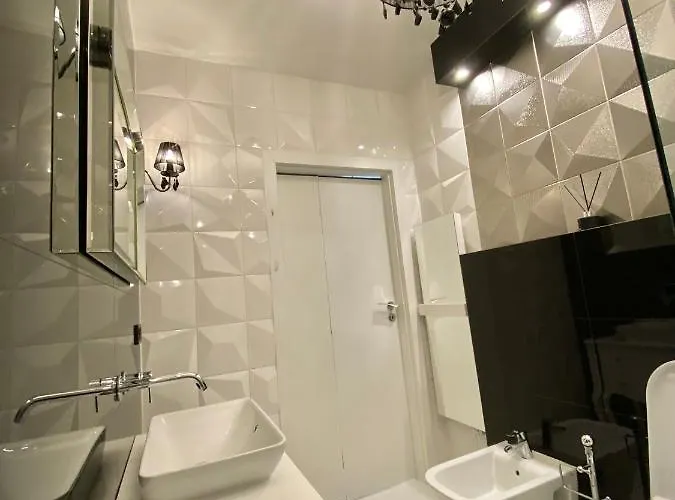 Apartment Penthouse 2 Bedroom Designer *