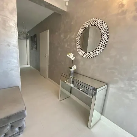 Penthouse 2 Bedroom Designer *